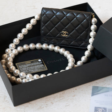 Chanel Black Quilted Calfskin Maxi Pearls Clutch with Chain Light Gold HW SC-AP1839