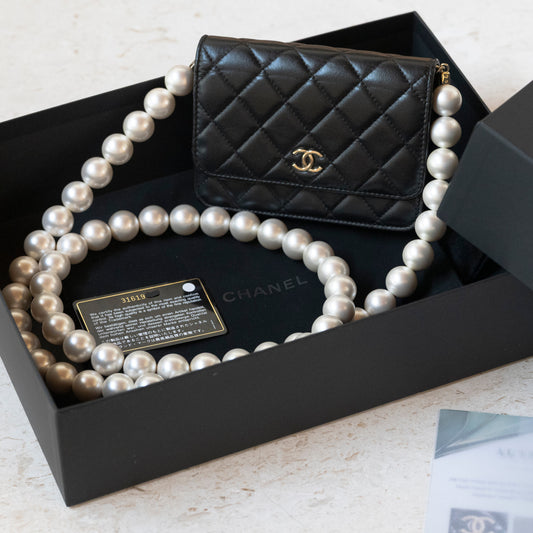 Chanel Black Quilted Calfskin Maxi Pearls Clutch with Chain Light Gold HW SC-AP1839