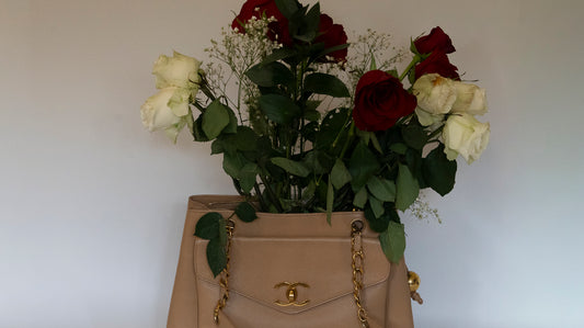 CHANEL Vintage Beige Caviar 24K Gold-Plated CC Turnlock Shoulder Bag