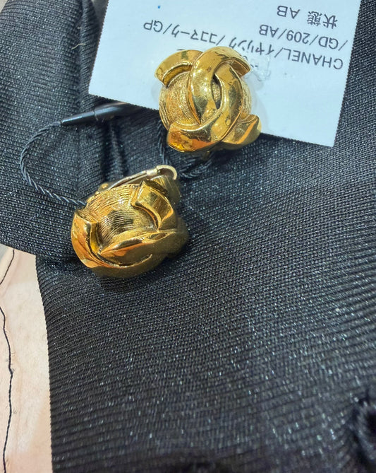 CHANEL Gold CC Clip-On Earrings