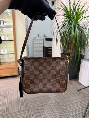 Louis Vuitton Trousse Makeup Damier Ebene Pochette