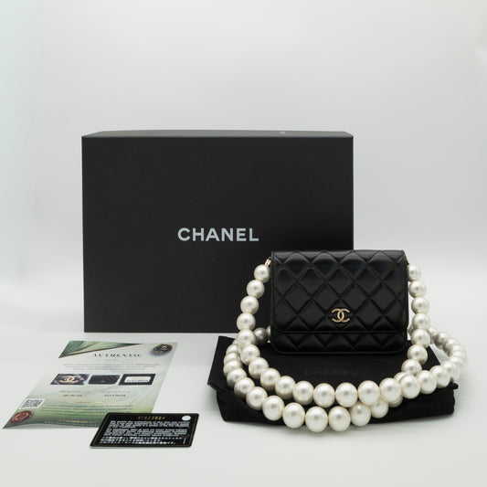 CHANEL Maxi Pearls Clutch with Chain Light Gold Hardware Full Set