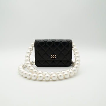 CHANEL Maxi Pearls Clutch with Chain Light Gold Hardware Full Set