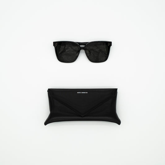 Gentle Monster Her 01 Unisex Black Square Sunglasses