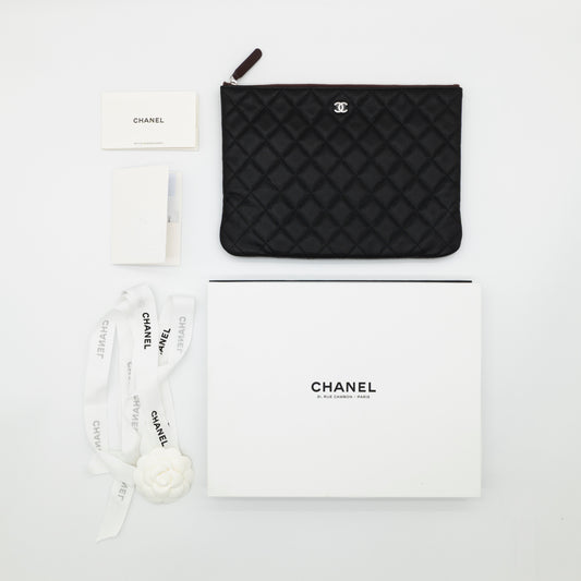 CHANEL Caviar Medium O Case with Exclusive White Packaging from 31 Rue Cambon